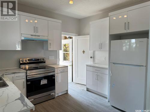 101 28Th Street W, Saskatoon, SK - Indoor Photo Showing Kitchen