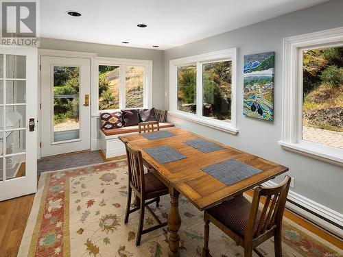 454 Newport Ave, Oak Bay, BC - Indoor Photo Showing Dining Room