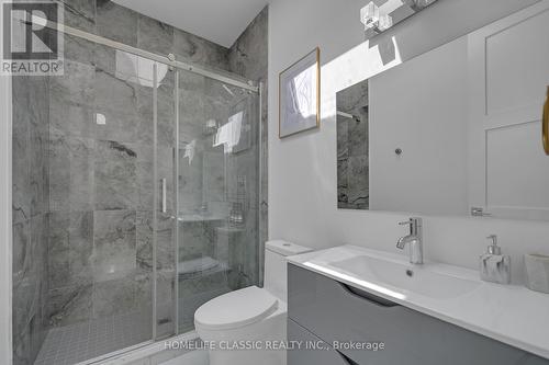 858 Danforth Rd, Toronto (Kennedy Park), ON - Indoor Photo Showing Bathroom