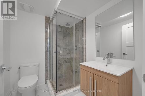 858 Danforth Rd, Toronto (Kennedy Park), ON - Indoor Photo Showing Bathroom