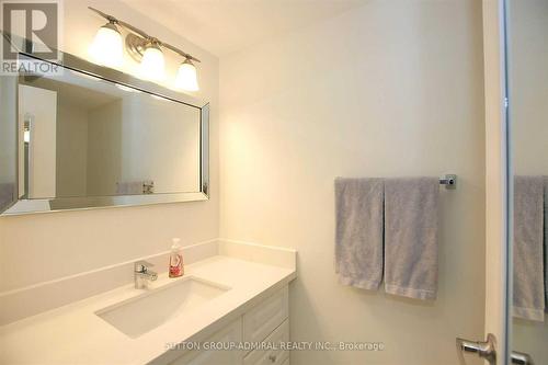 703 - 60 Inverlochy Boulevard, Markham (Royal Orchard), ON - Indoor Photo Showing Bathroom