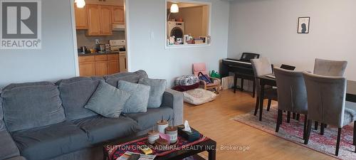 703 - 60 Inverlochy Boulevard, Markham (Royal Orchard), ON - Indoor Photo Showing Living Room