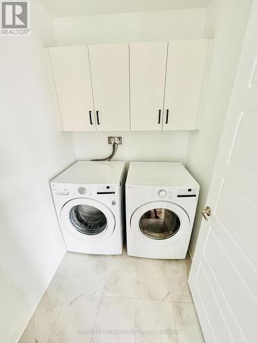 3020 John Mckay Boulevard, Oakville, ON - Indoor Photo Showing Laundry Room