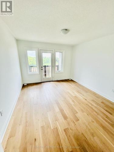 3020 John Mckay Boulevard, Oakville, ON - Indoor Photo Showing Other Room