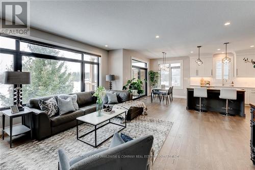 60 Allister Drive, Middlesex Centre (Kilworth), ON - Indoor Photo Showing Living Room