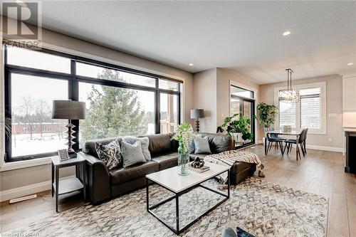 60 Allister Drive, Middlesex Centre (Kilworth), ON - Indoor Photo Showing Living Room