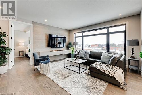 60 Allister Drive, Middlesex Centre (Kilworth), ON - Indoor Photo Showing Living Room