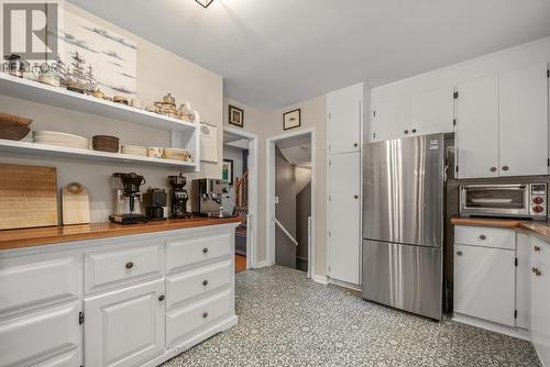 18 Lesley Drive, Belleville, ON - Indoor Photo Showing Kitchen