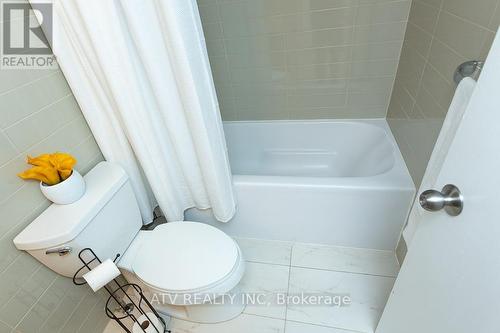 23 - 400 Bloor Street, Mississauga, ON - Indoor Photo Showing Bathroom