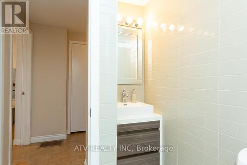 23 - 400 Bloor Street, Mississauga, ON - Indoor Photo Showing Bathroom