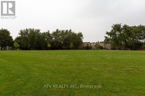 23 - 400 Bloor Street, Mississauga (Mississauga Valleys), ON - Outdoor