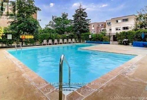 23 - 400 Bloor Street, Mississauga (Mississauga Valleys), ON - Outdoor With In Ground Pool