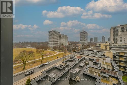 611 - 6 Parkwood Avenue, Toronto (Casa Loma), ON - Outdoor With View