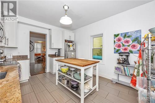 226-228 St Andrew Street, Ottawa, ON - Indoor Photo Showing Kitchen