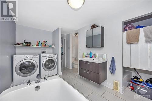 226-228 St Andrew Street, Ottawa, ON - Indoor Photo Showing Laundry Room