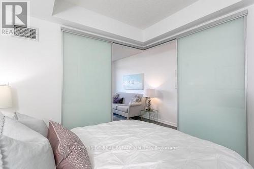 723 - 36 Lisgar Street, Toronto (Trinity-Bellwoods), ON - Indoor Photo Showing Bedroom