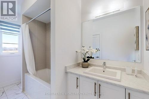 20 Marlene Johnstone Drive, East Gwillimbury, ON - Indoor Photo Showing Bathroom