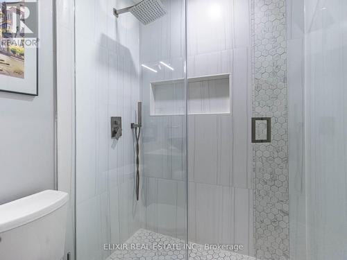 1451 Credit Woodlands Court, Mississauga, ON - Indoor Photo Showing Bathroom