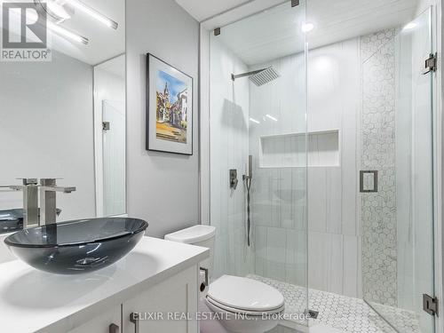 1451 Credit Woodlands Court, Mississauga (Erindale), ON - Indoor Photo Showing Bathroom