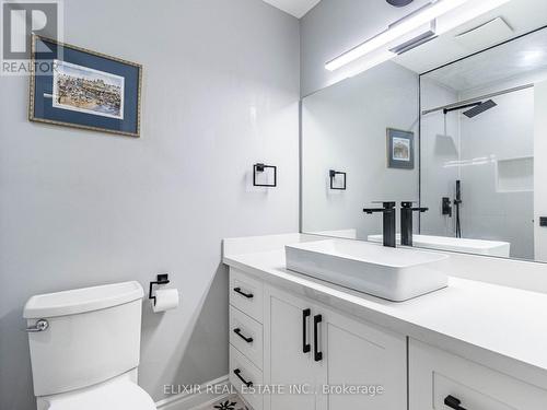 1451 Credit Woodlands Court, Mississauga, ON - Indoor Photo Showing Bathroom