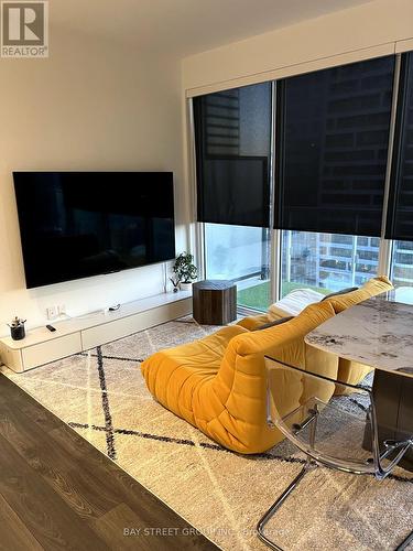 4806 - 3 Gloucester Street, Toronto, ON - Indoor Photo Showing Living Room