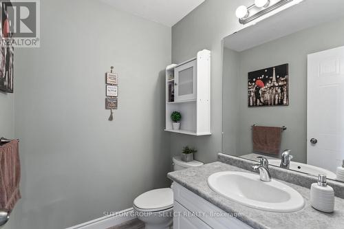 50 Crimson Crescent, London, ON - Indoor Photo Showing Bathroom