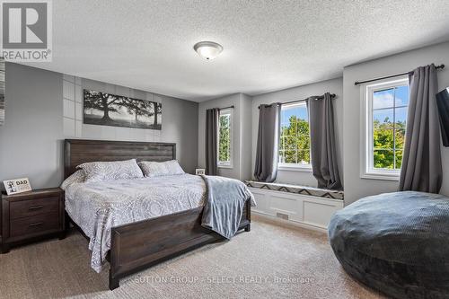 50 Crimson Crescent, London, ON - Indoor Photo Showing Bedroom