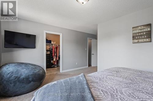 50 Crimson Crescent, London, ON - Indoor Photo Showing Bedroom