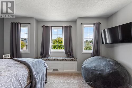 50 Crimson Crescent, London, ON - Indoor Photo Showing Bedroom