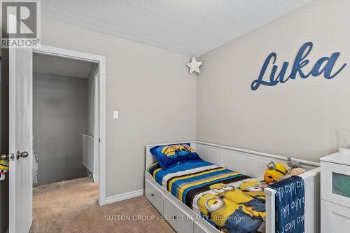 50 Crimson Crescent, London, ON - Indoor Photo Showing Bedroom