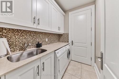 404 - 261 Church Street, Oakville (Old Oakville), ON - Indoor Photo Showing Kitchen