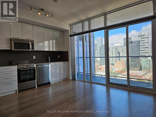 2012 - 105 George Street, Toronto, ON - Indoor Photo Showing Kitchen