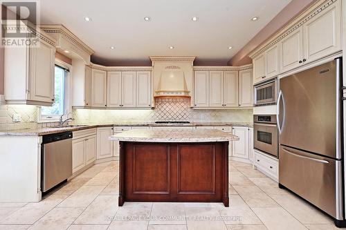 150 Pemberton Avenue, Toronto (Newtonbrook East), ON - Indoor Photo Showing Kitchen