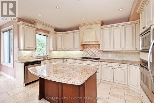 150 Pemberton Avenue, Toronto (Newtonbrook East), ON - Indoor Photo Showing Kitchen