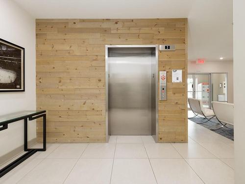 Elevator - 308-8255 Boul. Leduc, Brossard, QC - Indoor Photo Showing Other Room