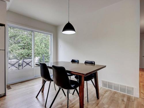 Salle Ã  manger - 54 Rue Veilleux, Saint-Jean-Sur-Richelieu, QC - Indoor Photo Showing Dining Room