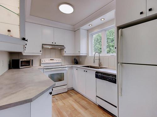 Cuisine - 54 Rue Veilleux, Saint-Jean-Sur-Richelieu, QC - Indoor Photo Showing Kitchen With Double Sink