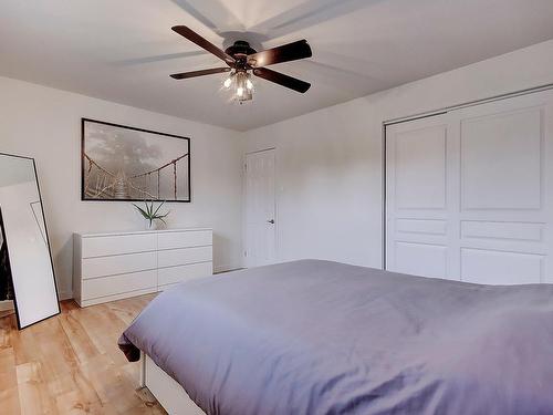 Chambre Ã  coucher principale - 54 Rue Veilleux, Saint-Jean-Sur-Richelieu, QC - Indoor Photo Showing Bedroom