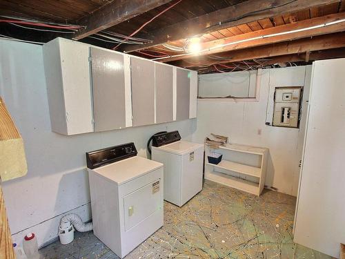 Salle de lavage - 600 2E Avenue, Malartic, QC - Indoor Photo Showing Laundry Room