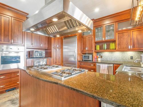 Cuisine - 1830 Rue De Valencay, Sherbrooke (Fleurimont), QC - Indoor Photo Showing Kitchen With Double Sink With Upgraded Kitchen