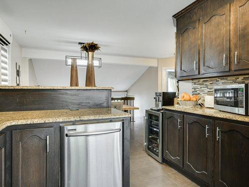 Kitchen - 2204 Rue Mélisande, Laval (Saint-François), QC - Indoor Photo Showing Kitchen