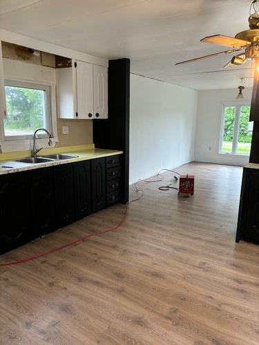 Dining room - 95 Route 201, Coteau-Du-Lac, QC - Indoor Photo Showing Kitchen With Double Sink