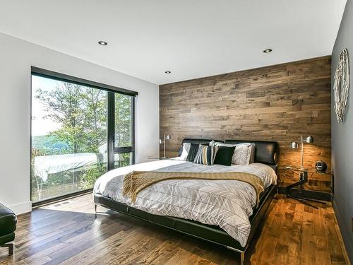 Master bedroom - 700 Mtée De L'Adret, Sainte-Adèle, QC - Indoor Photo Showing Bedroom