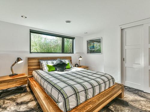 Bedroom - 700 Mtée De L'Adret, Sainte-Adèle, QC - Indoor Photo Showing Bedroom