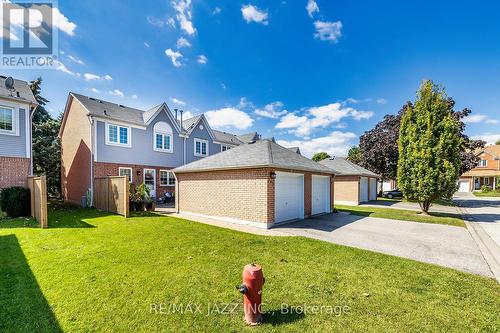 102 - 10 Bassett Boulevard, Whitby (Pringle Creek), ON - Outdoor