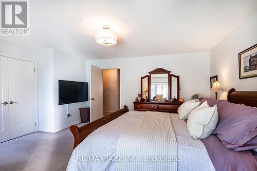 102 - 10 Bassett Boulevard, Whitby (Pringle Creek), ON - Indoor Photo Showing Bedroom