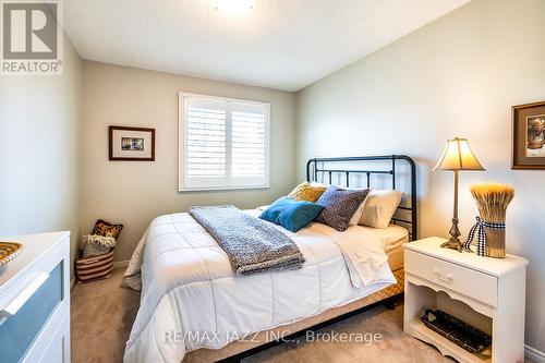 102 - 10 Bassett Boulevard, Whitby (Pringle Creek), ON - Indoor Photo Showing Bedroom