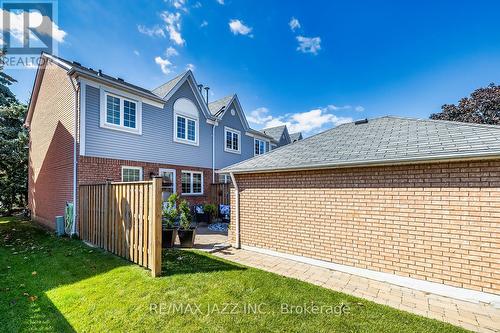 102 - 10 Bassett Boulevard, Whitby (Pringle Creek), ON - Outdoor With Exterior