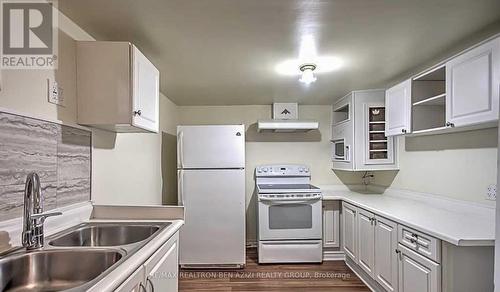 49 Don Mor Drive, Newmarket (Central Newmarket), ON - Indoor Photo Showing Kitchen With Double Sink