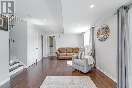 1 Columbia Road, Barrie, ON - Indoor Photo Showing Living Room